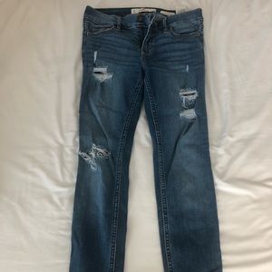 hollister jeggings/jeans with rips